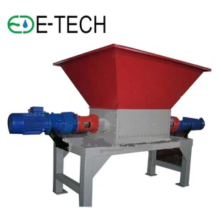 Giấy vụn hai máy hủy tài liệu